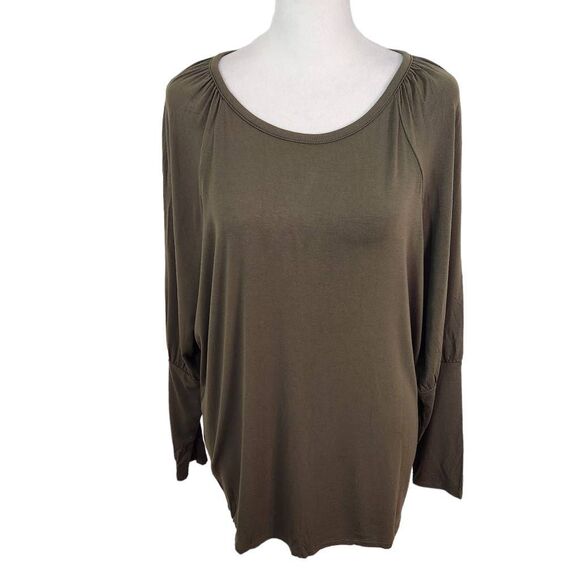 Chaser Green Jersey Knit Top with Raglan Sleeve NWT Size Medium Chaser Green Tee - Picture 1 of 6